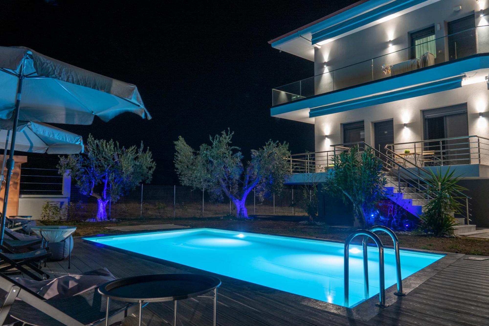 Berries Luxury Apartments Неа-Муданія Екстер'єр фото