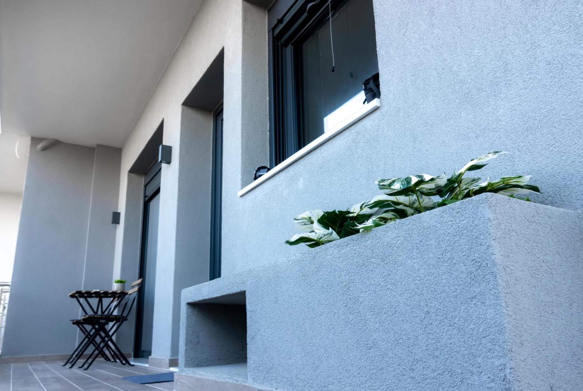 Berries Luxury Apartments Неа-Муданія Екстер'єр фото